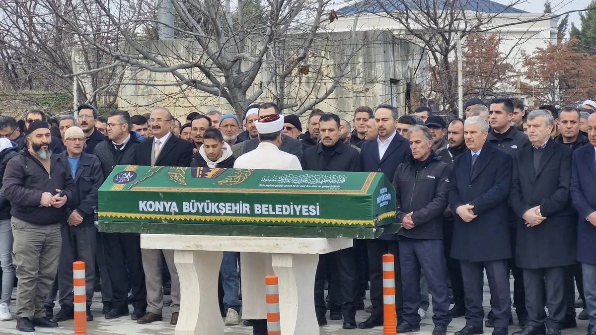 Otel yangınında ölen Esra toprağa verildi