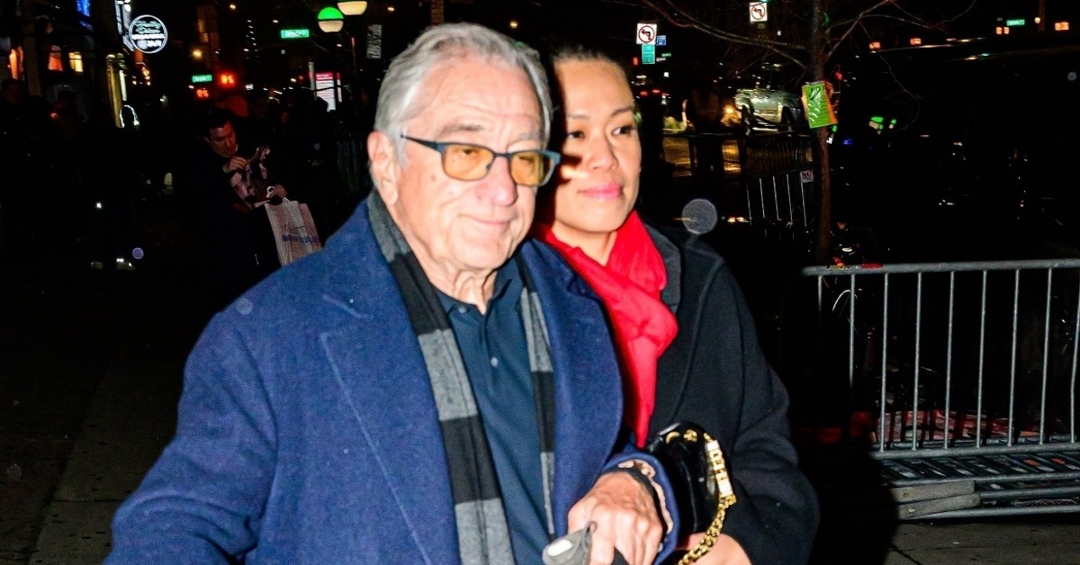 Robert De Niro yedinci çocuğunun annesi Tiffany Chen ile konserde